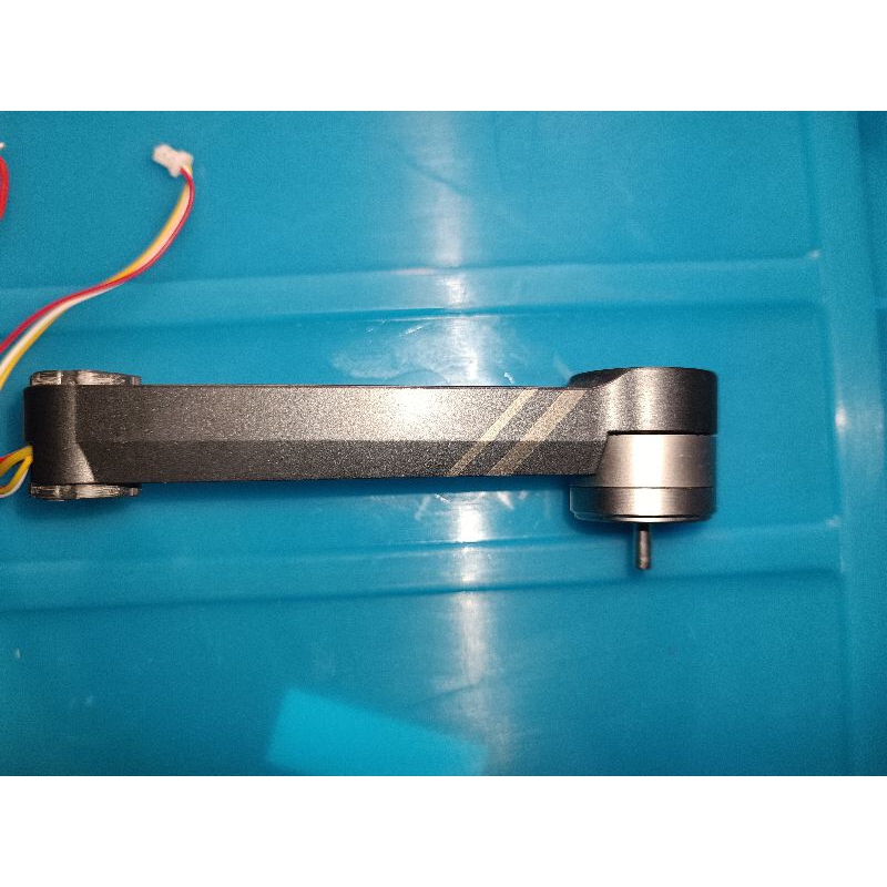 Càng flycam F22 sau A