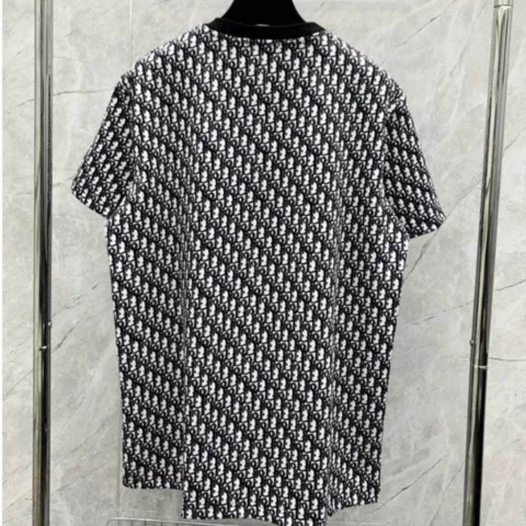 Áo Thun Di Ơ in kín thân logo ngực chất cotton thoáng mát dáng rộng Nam Nữ