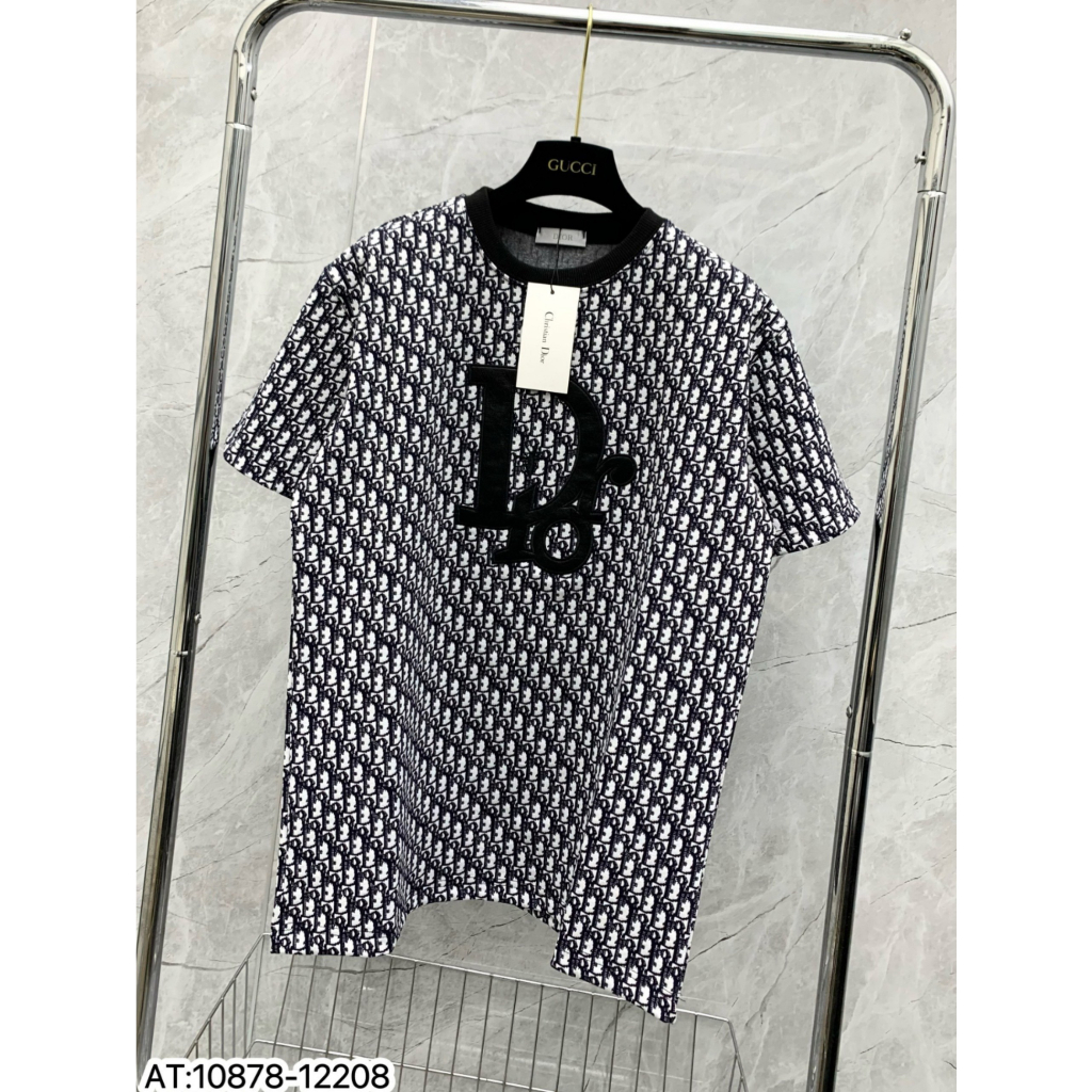 Áo Thun Di Ơ in kín thân logo ngực chất cotton thoáng mát dáng rộng Nam Nữ