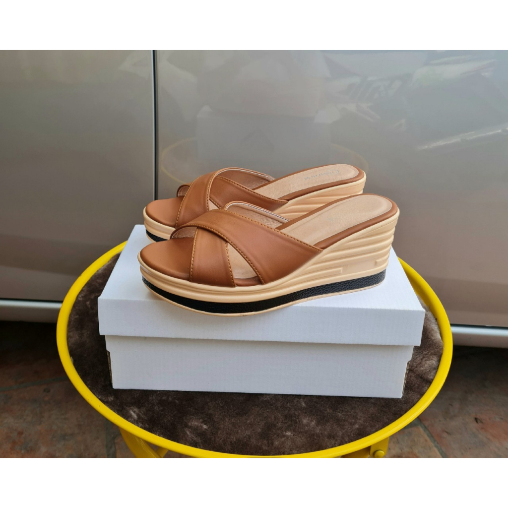 Dép quai chéo xuông 7cm quai da Microfiber đế PU nhẹ chống trượt