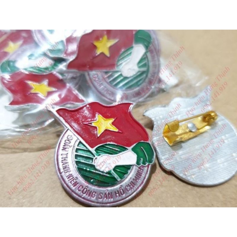 HUY HIỆU ĐOÀN THANH NIÊN GÀI ÁO