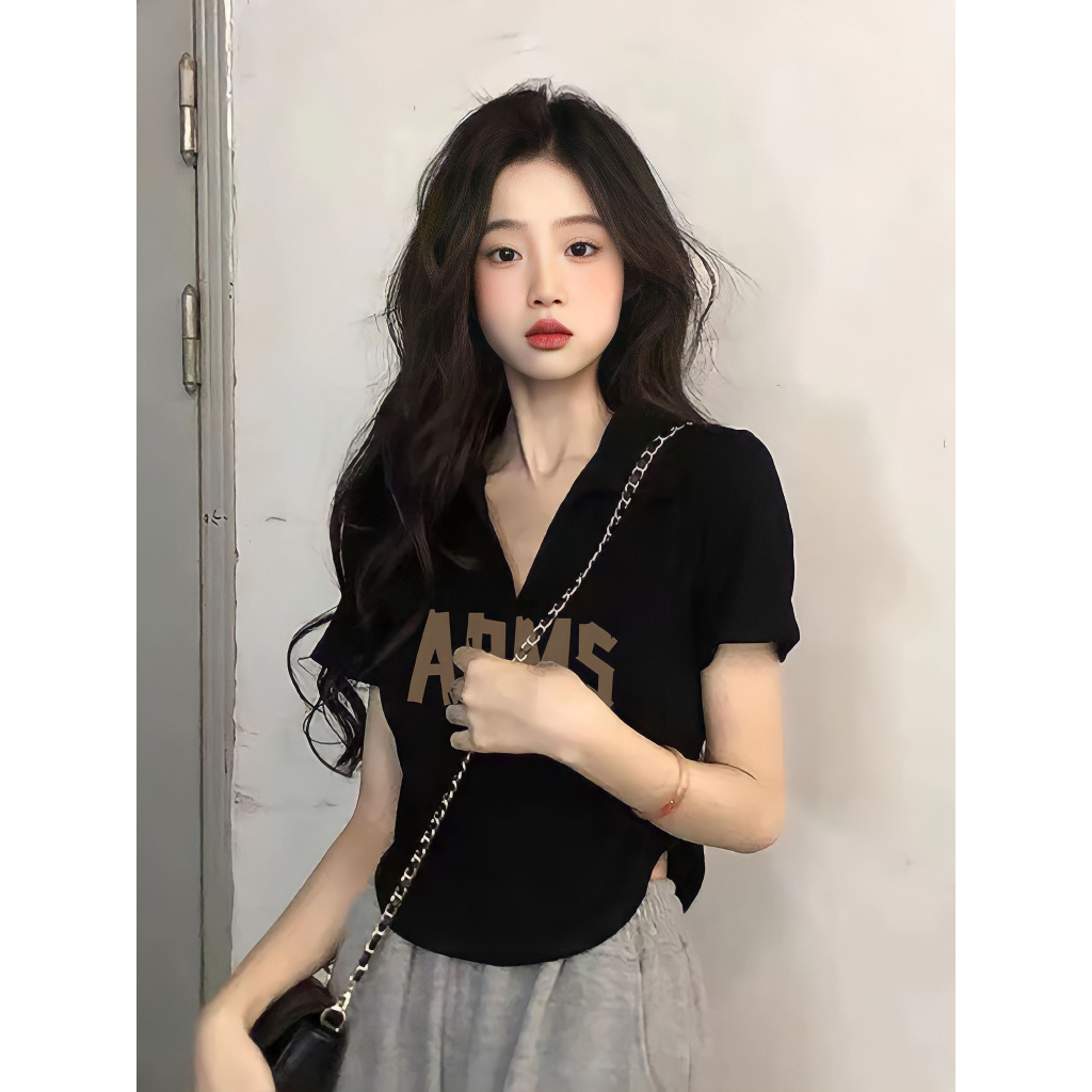 Áo Croptop Nữ ARMS Cổ V Vạt Bầu 🦋 Áo Crt Cổ Polo Cộc Tay In Chữ 2 Màu 🦋 | BigBuy360 - bigbuy360.vn