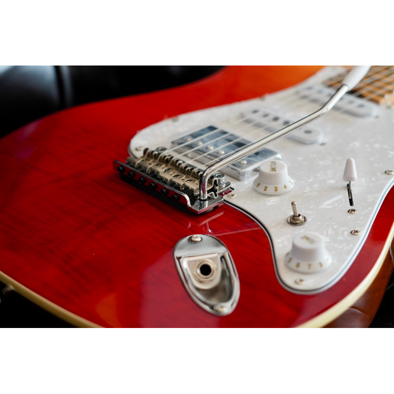 Guitar điện Sqoe SEIB900 có 3 màu
