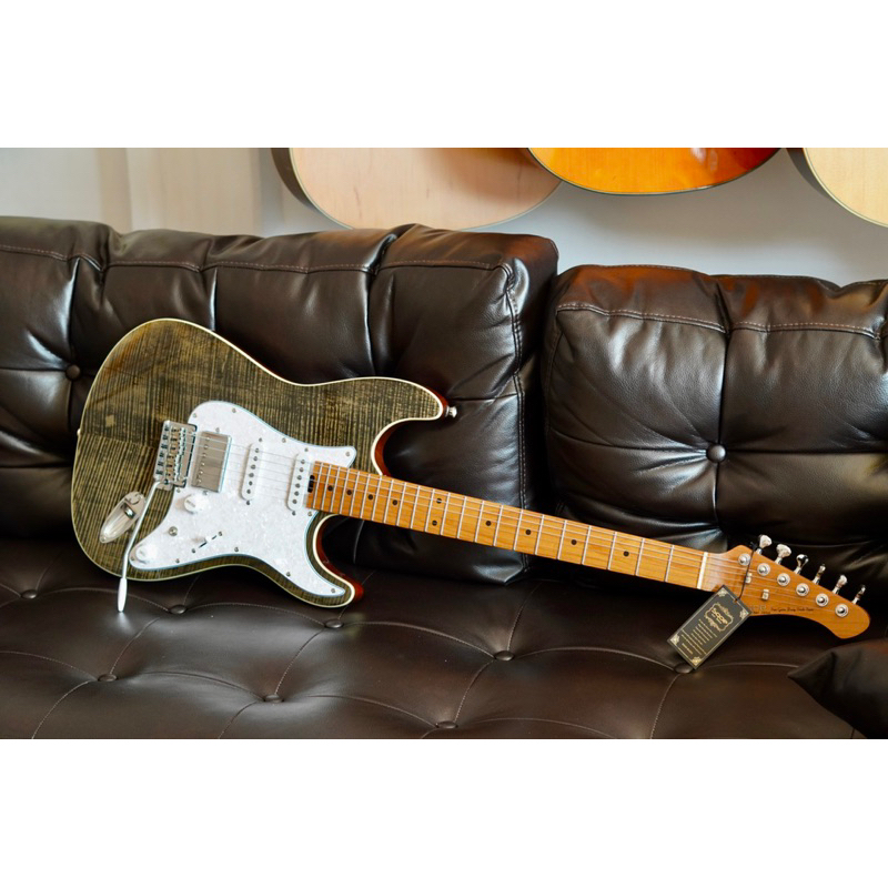 Guitar điện Sqoe SEIB900 có 3 màu