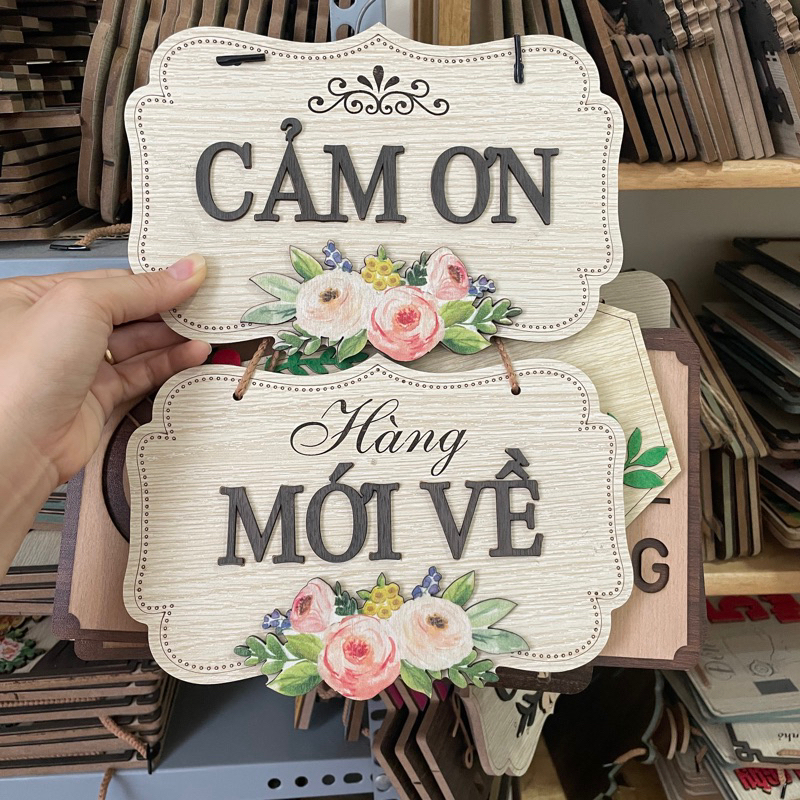 Bảng gỗ treo cửa hàng thông báo HÀNG MỚI VỀ và CẢM ƠN sử dụng được 2 mặt