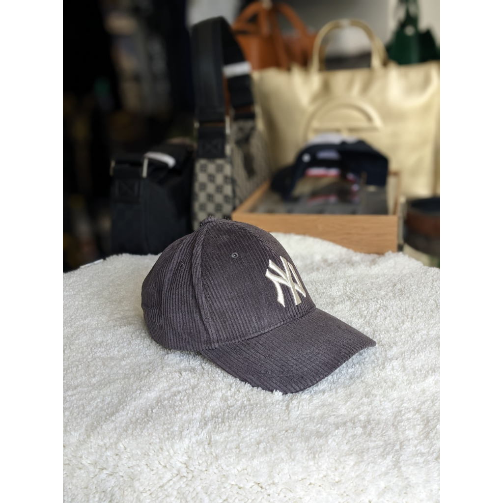 Nón lưỡi trai thời trang MLB Corduroy Cap, nón logo MLB thêu chất nhung tăm