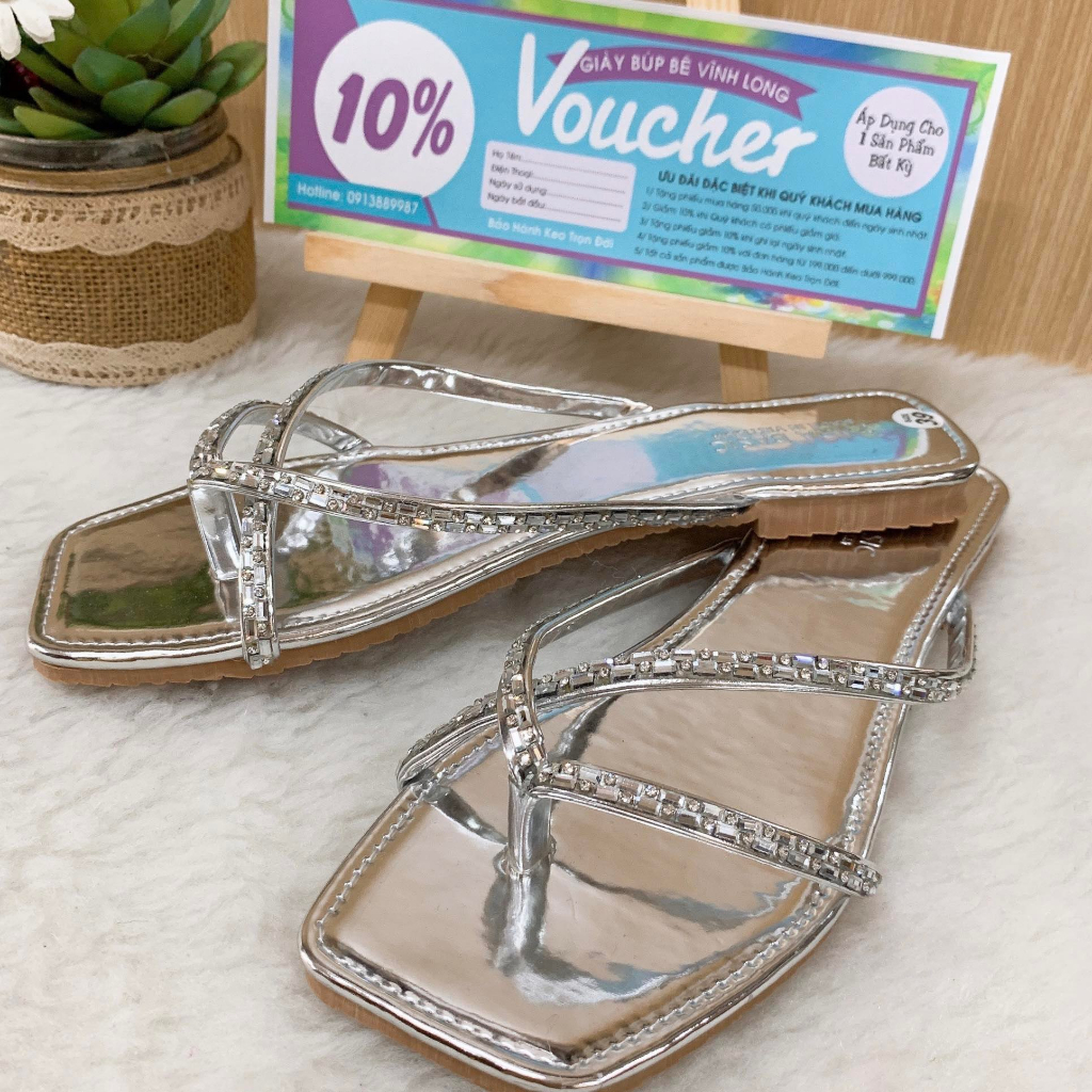 Dép xỏ ngón nữ đính đá cá tính,đế chống trượt dễ phối đồ hot trendy 2023(Giày búp bê Vĩnh Long)