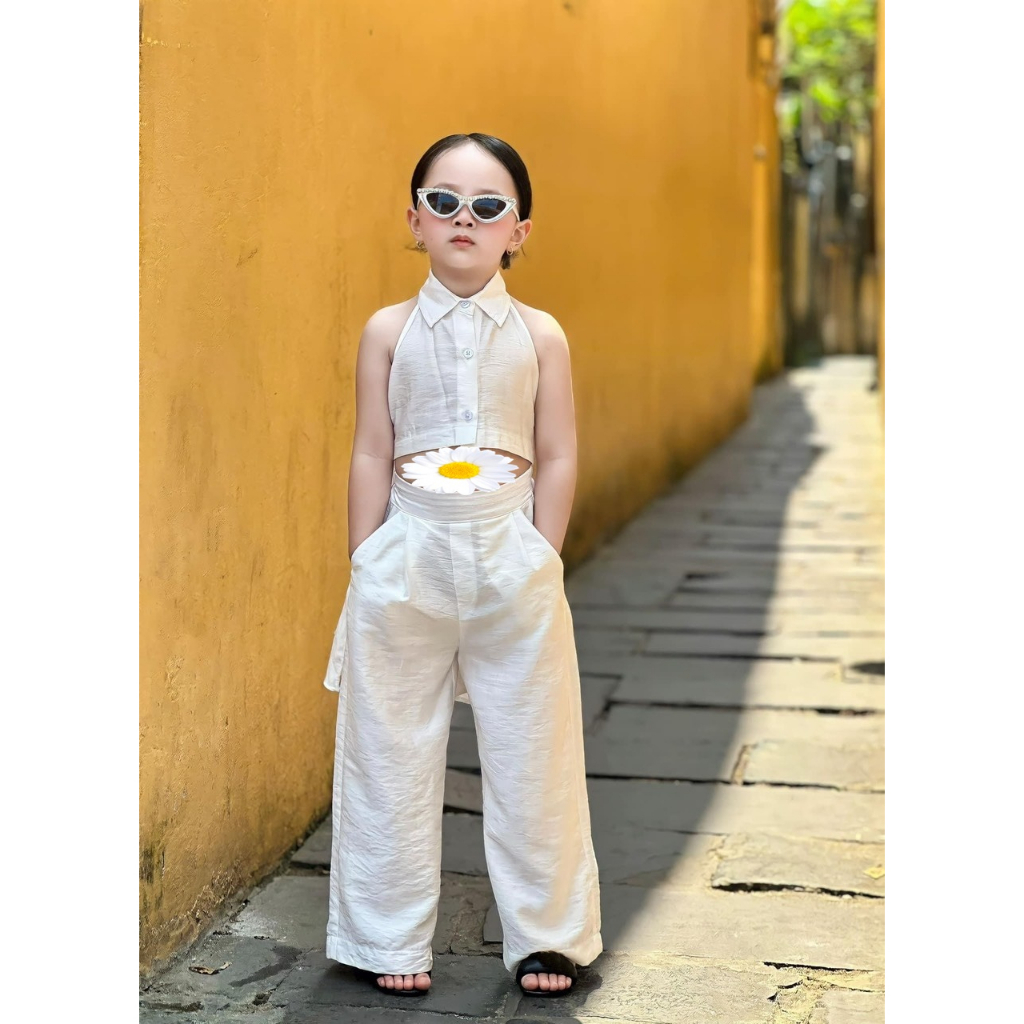 Sét bộ bé gái kiểu áo croptop quần ống suông chất đũi 10kg đến 20kg màu trắng