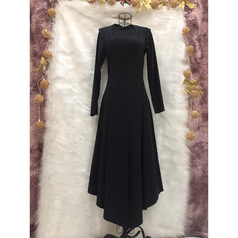 Đẩm dài miên man phom xoè, xẻ tà trước 2 hand - Size S.
