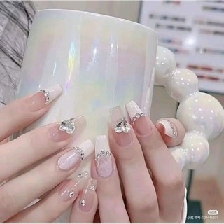 Nail box móng thiết kế đính tim đá nổi bật
