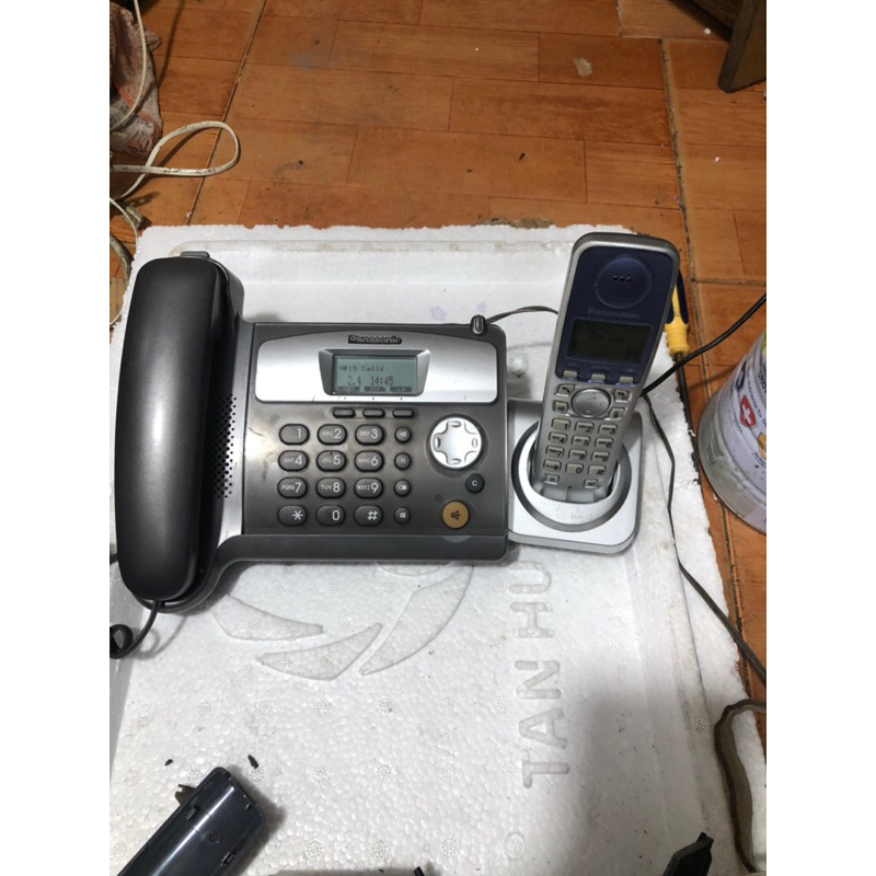 Máy điện thoại mẹ bồng con Panasonic  KX-TCD530