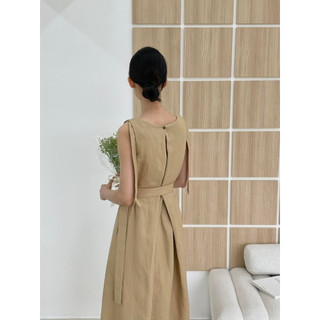 Váy dài xếp li cổ có đai Hàn Quốc