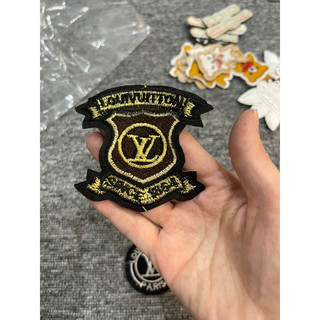 sticker thêu là ủi bộ