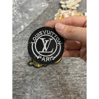 sticker thêu là ủi bộ