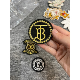 sticker thêu là ủi bộ