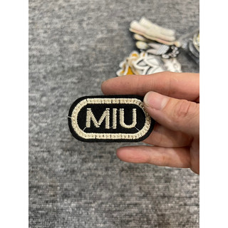 Sticker thêu là ủi chữ miu