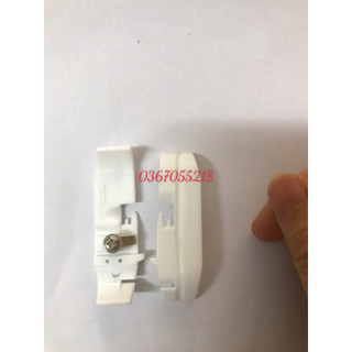 Đế chân vịt nhựa vắt sổ 4 chỉ
