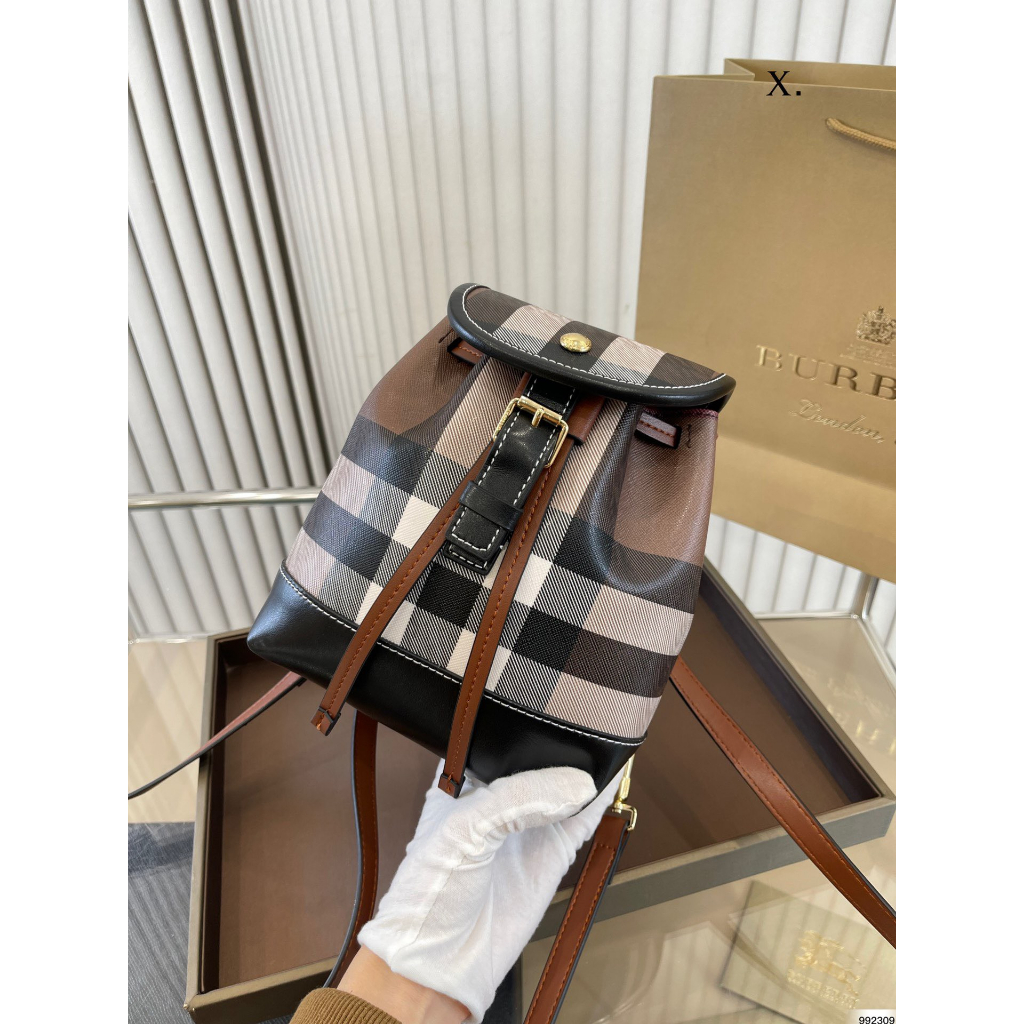 Balo Burberry - Size 16x19cm - Chất da vô cùng dày dặn - Hoạ tiết truyền thống - Hàng fullbox nam châm