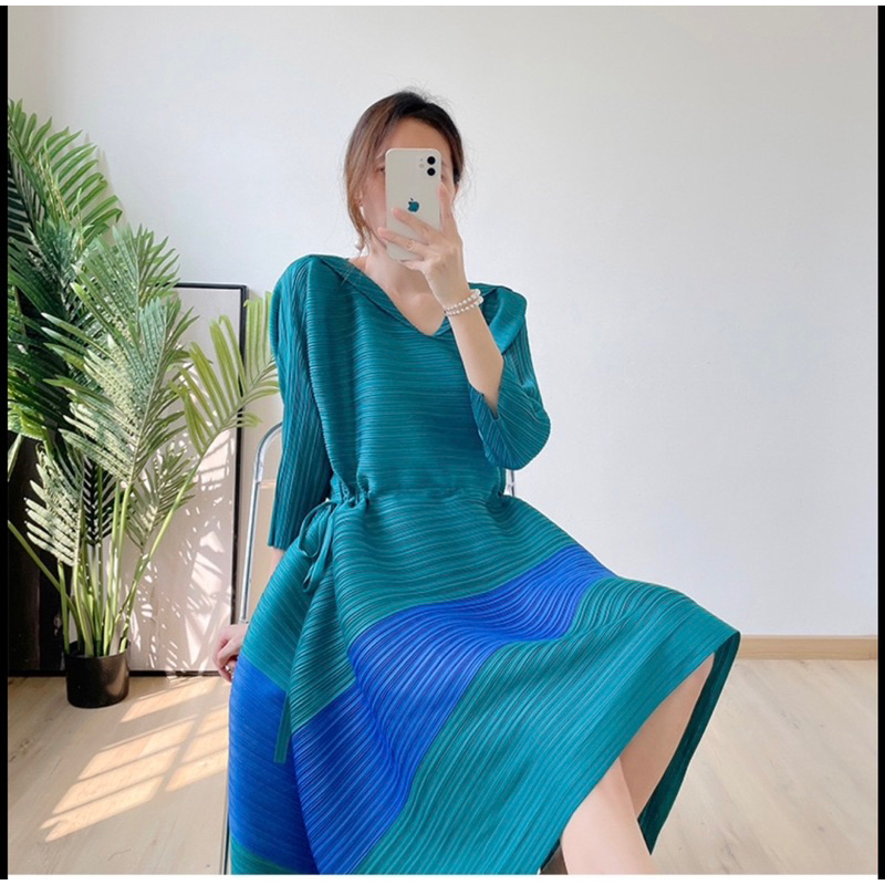 (HÀNG SẴN) Đầm lò xo cao cấp loại 1 có dây rút eo tùy chỉnh, Váy midi tay lỡ cổ V sang trọng freesize đến 80kg