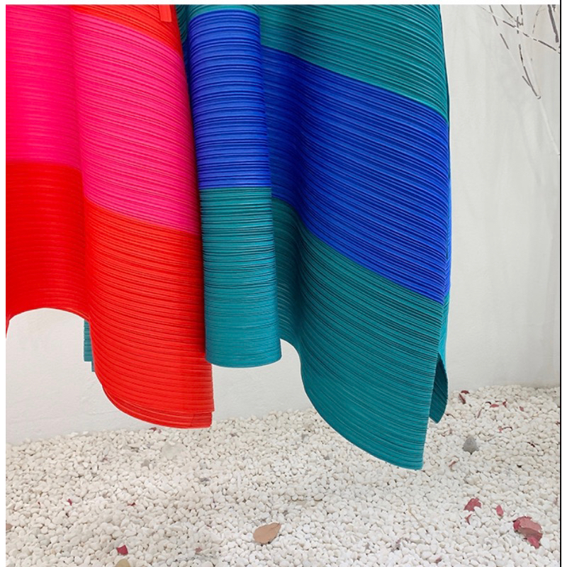 (HÀNG SẴN) Đầm lò xo cao cấp loại 1 có dây rút eo tùy chỉnh, Váy midi tay lỡ cổ V sang trọng freesize đến 80kg