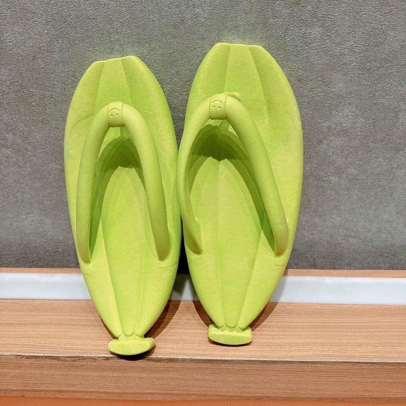 Dép Xỏ Ngón EVA Đế Dày Mềm Mại Chống Trượt Hình Quả Chuối Thời Trang Cho Người Lớn - DL201