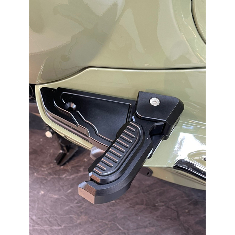 Gác chân cao cấp Vespa CNC