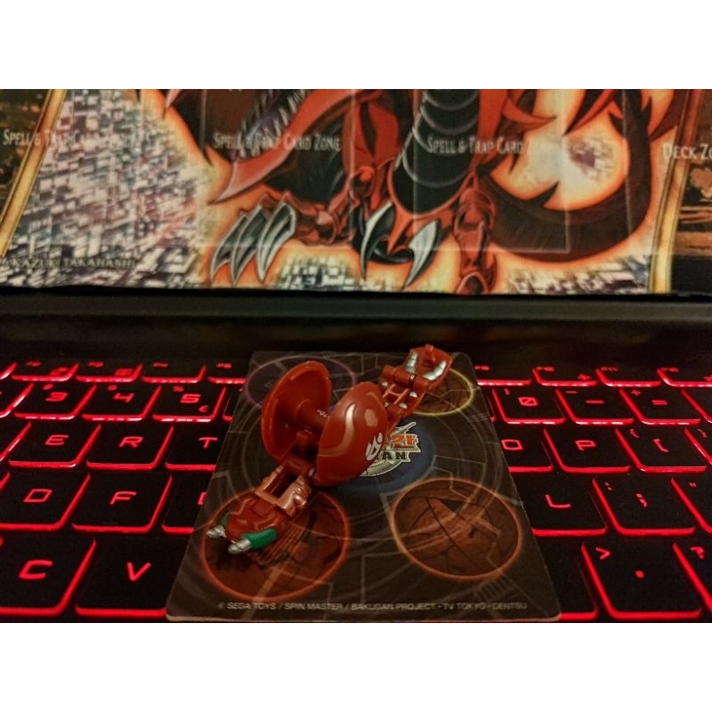 Bakugan Centipoid bản Pyrus (B1) tặng kèm 1 Gate Card