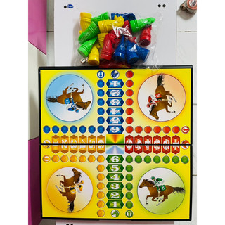 Bộ đồ chơi cờ cá ngựa .