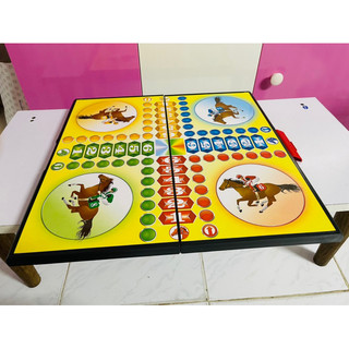 Bộ đồ chơi cờ cá ngựa .