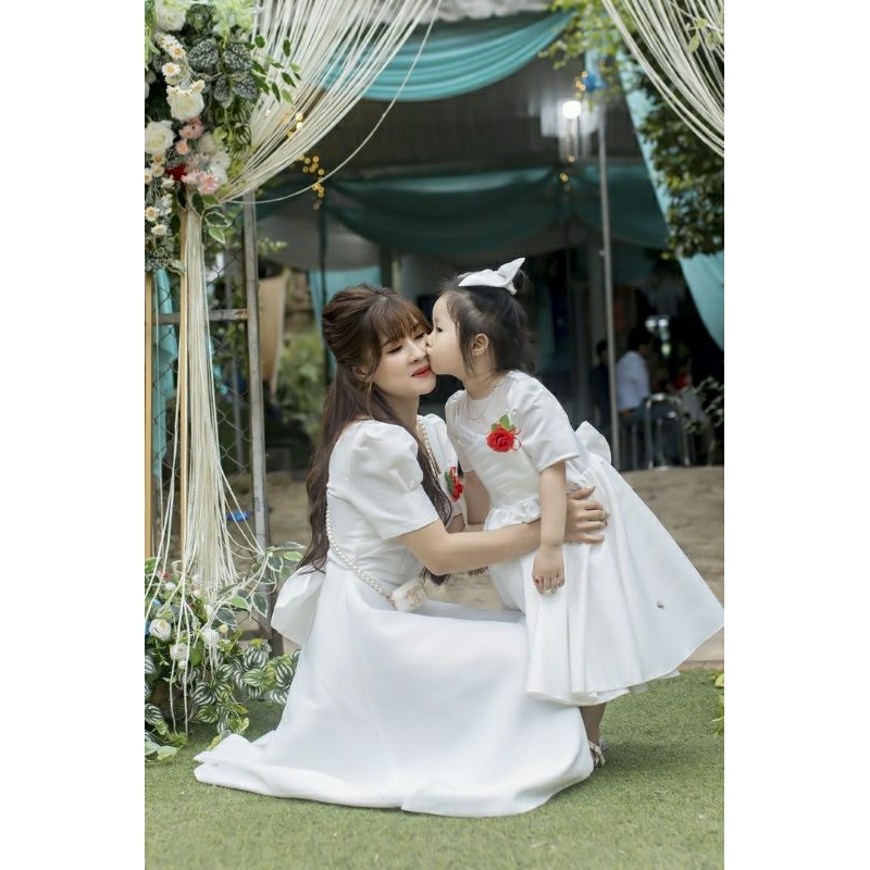 Đầm váy công chúa cho bé gái, váy trắng, dáng xòe, kiểu dáng váy thiết kế xếp li ngực phong cách Korea -  Cali house