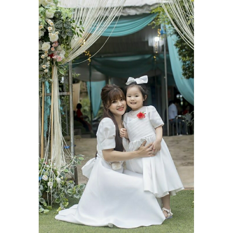 Đầm váy công chúa cho bé gái, váy trắng, dáng xòe, kiểu dáng váy thiết kế xếp li ngực phong cách Korea -  Cali house