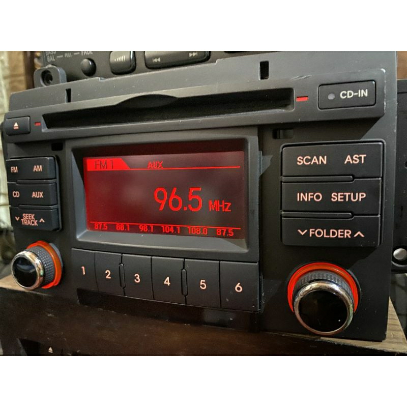Đầu phát nhạc xe kia forte radio 1 disk AUX/USB.