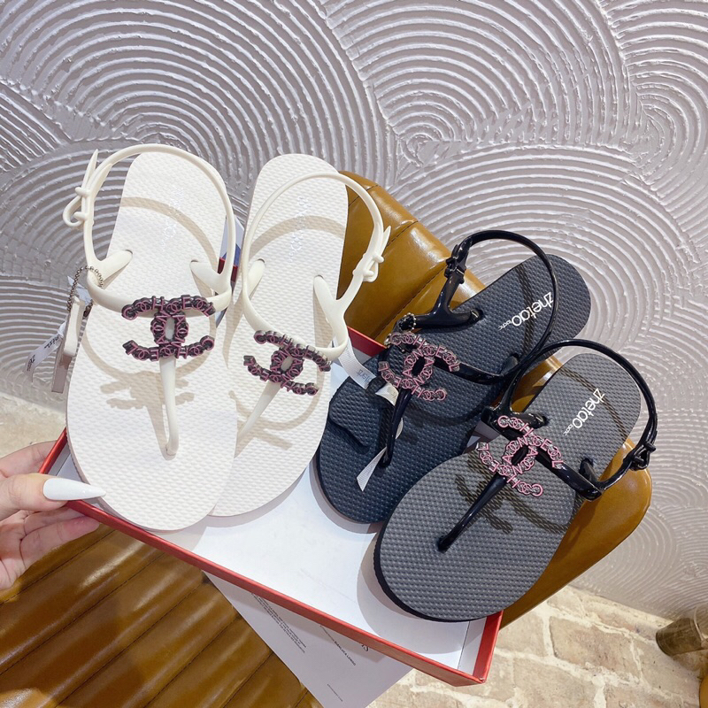 Giày xăng đan chuẩn