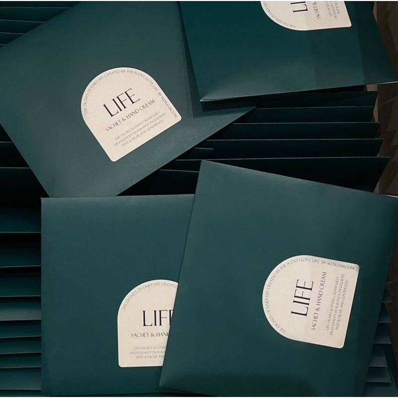 Set kem tay minisize W.dressroom LIFE Sachet & Hand Cream
