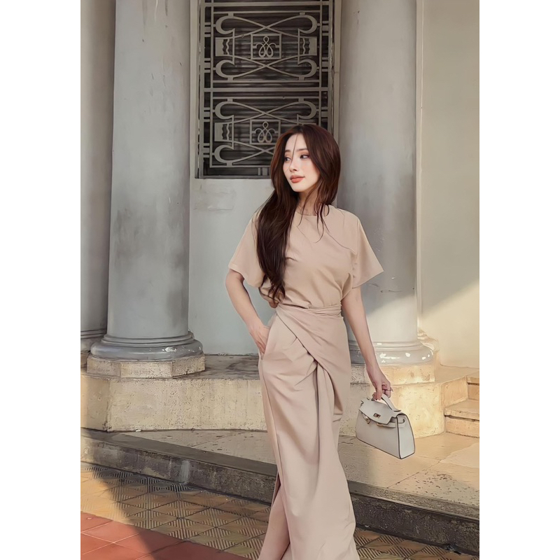 Set áo chân váy Xù Hằng màu be 55kg