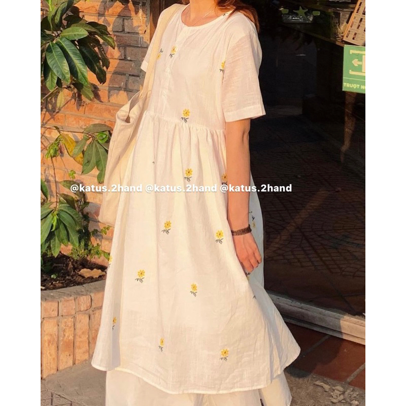 Váy Babydoll hoa cúc chất đũi thô xước/ Đầm váy dáng dài thêu hoa đũi xước thắt eo ullzang