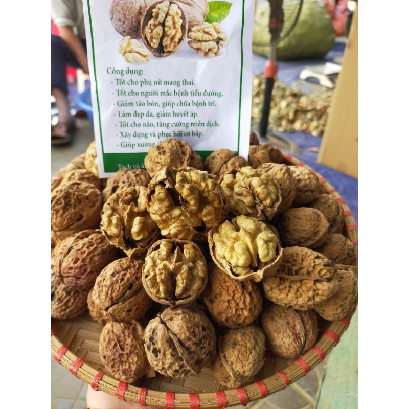 Óc chó nếp Lai Châu. trồng tại các bùng núi cao của Lai Châu. cam kết chính hãng