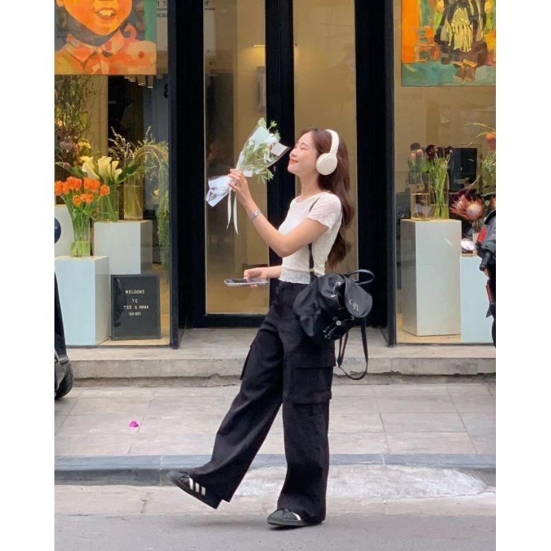 Áo Liti Floral Top hoa nhí thêu