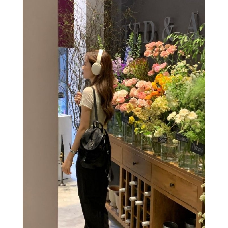 Áo Liti Floral Top hoa nhí thêu