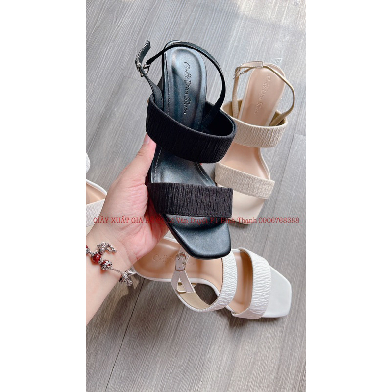 Sandan quai bọc vải nhún êm ái