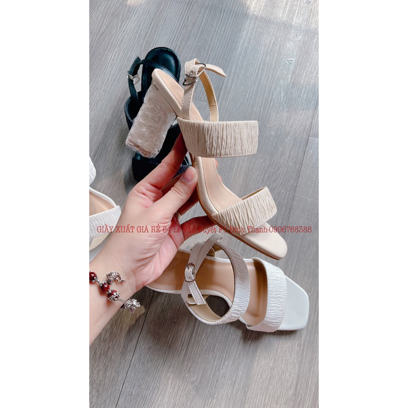 Sandan quai bọc vải nhún êm ái