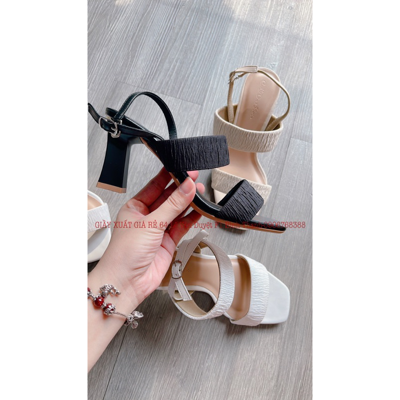 Sandan quai bọc vải nhún êm ái