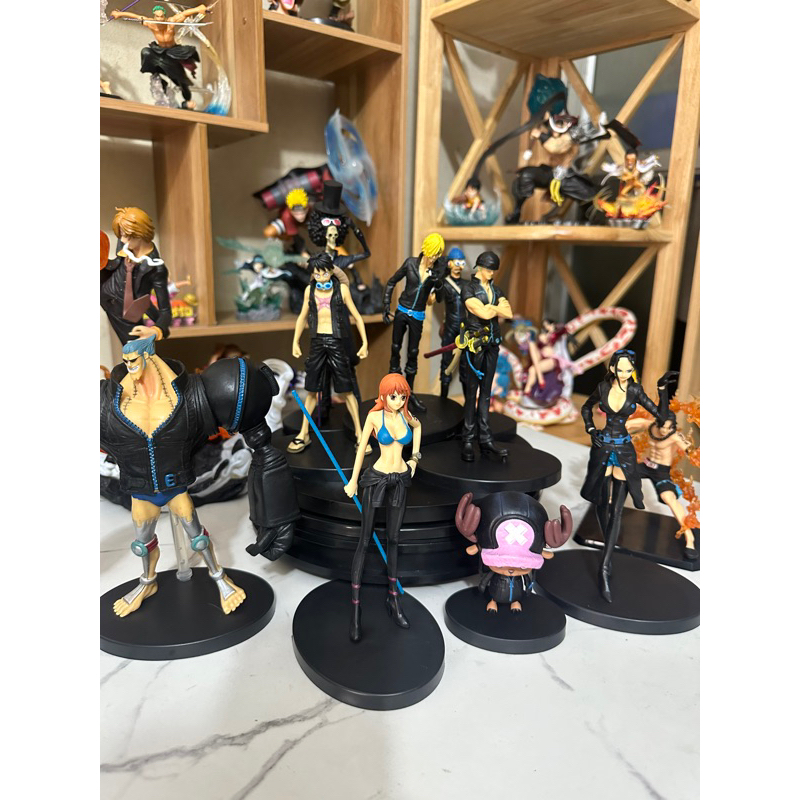 Set 9 Thành viên băng Mũ rơm có chân đế