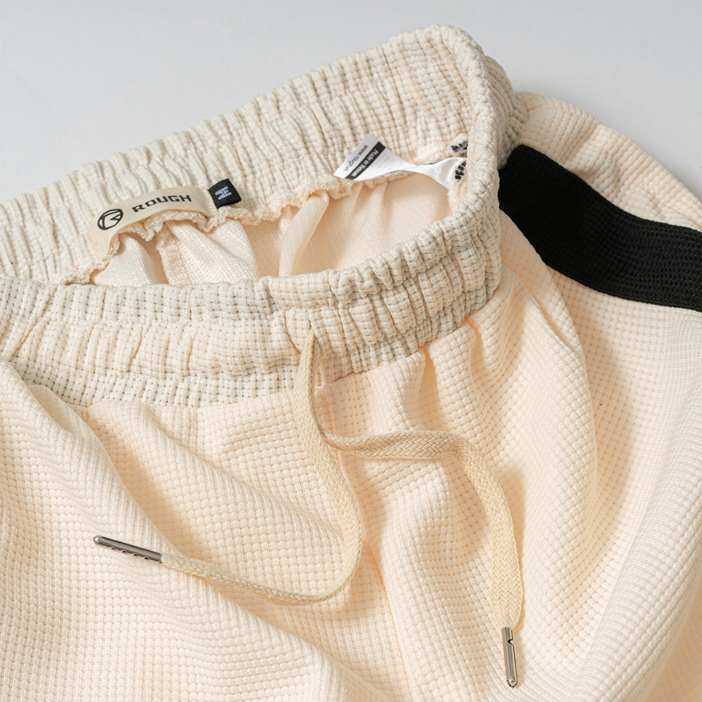 Quần short nam ROUGH dáng lửng chất thun tổ ong co giãn mềm mại thấm hút mồ hôi tốt