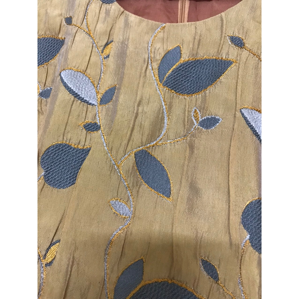 Váy họa tiết hàng thiết kế size M