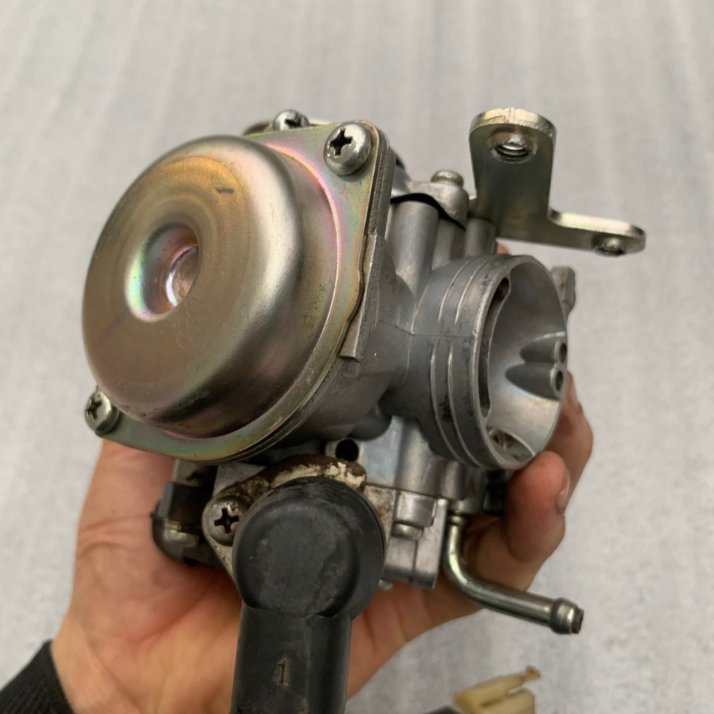 Chế luvias 125 yamaha / bình xăng con Luvias combo cổ caosu chính hãng mới 98%