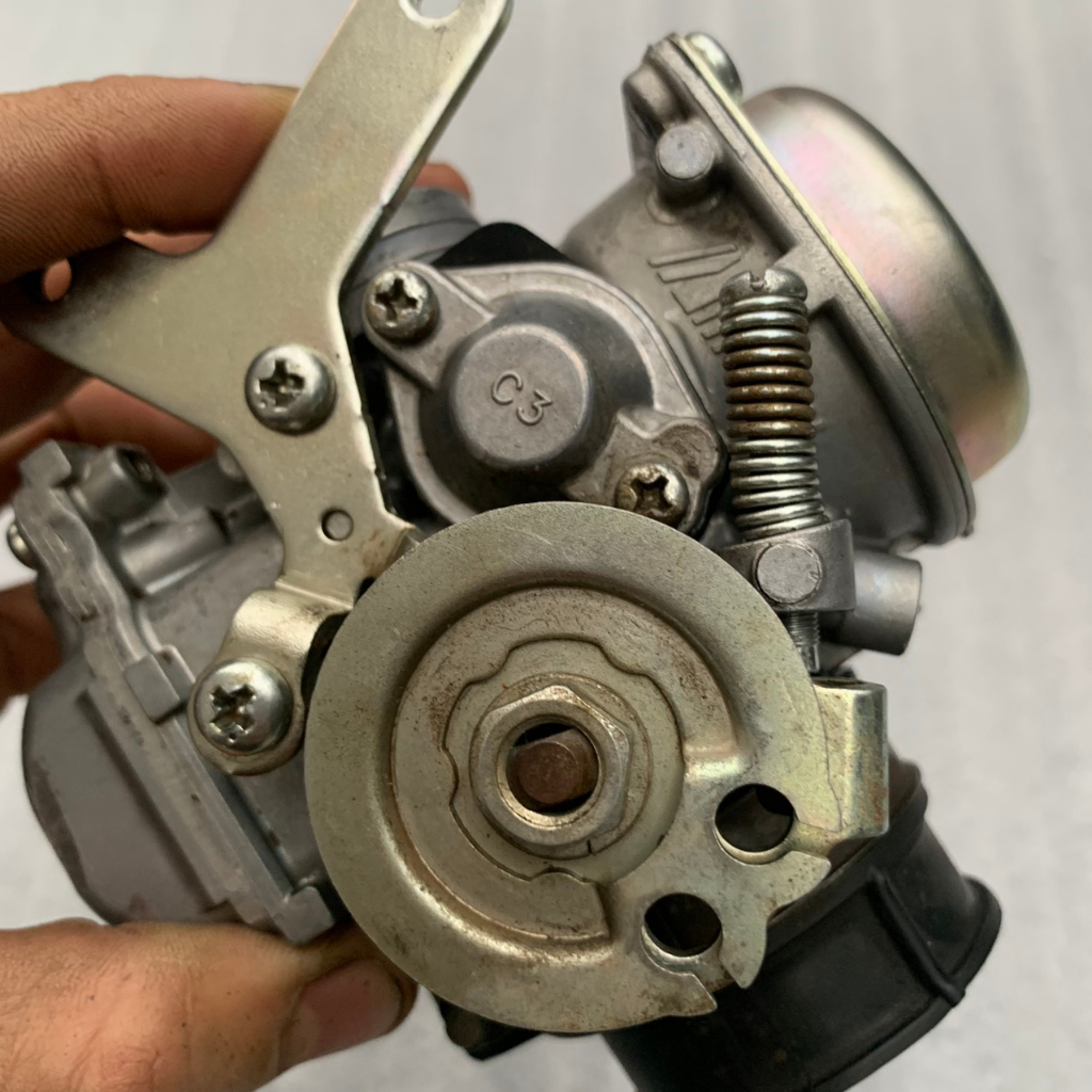 Chế luvias 125 yamaha / bình xăng con Luvias combo cổ caosu chính hãng mới 98%