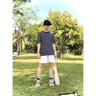 Áo thun oversize sọc trắng + xanh đen
