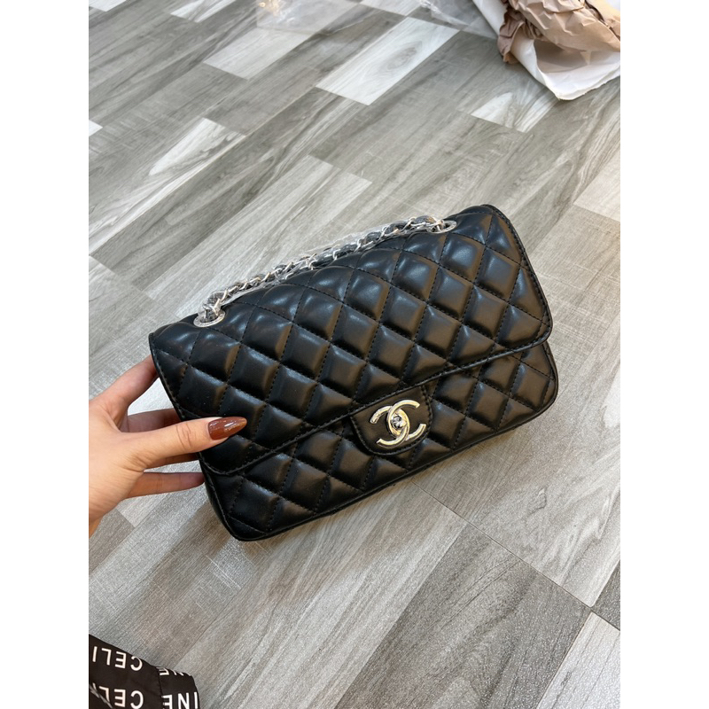 Classic fullbox size 20-25 da trơn