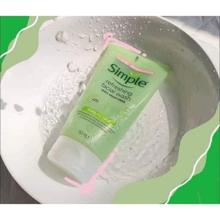 Sữa rửa mặt Simple 150ml